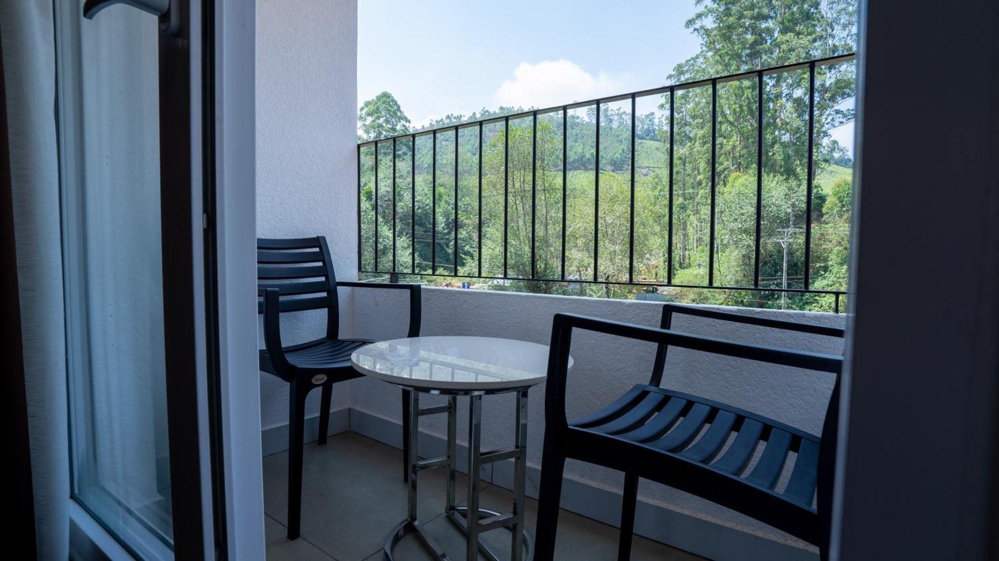 Hillview Hotel 4*