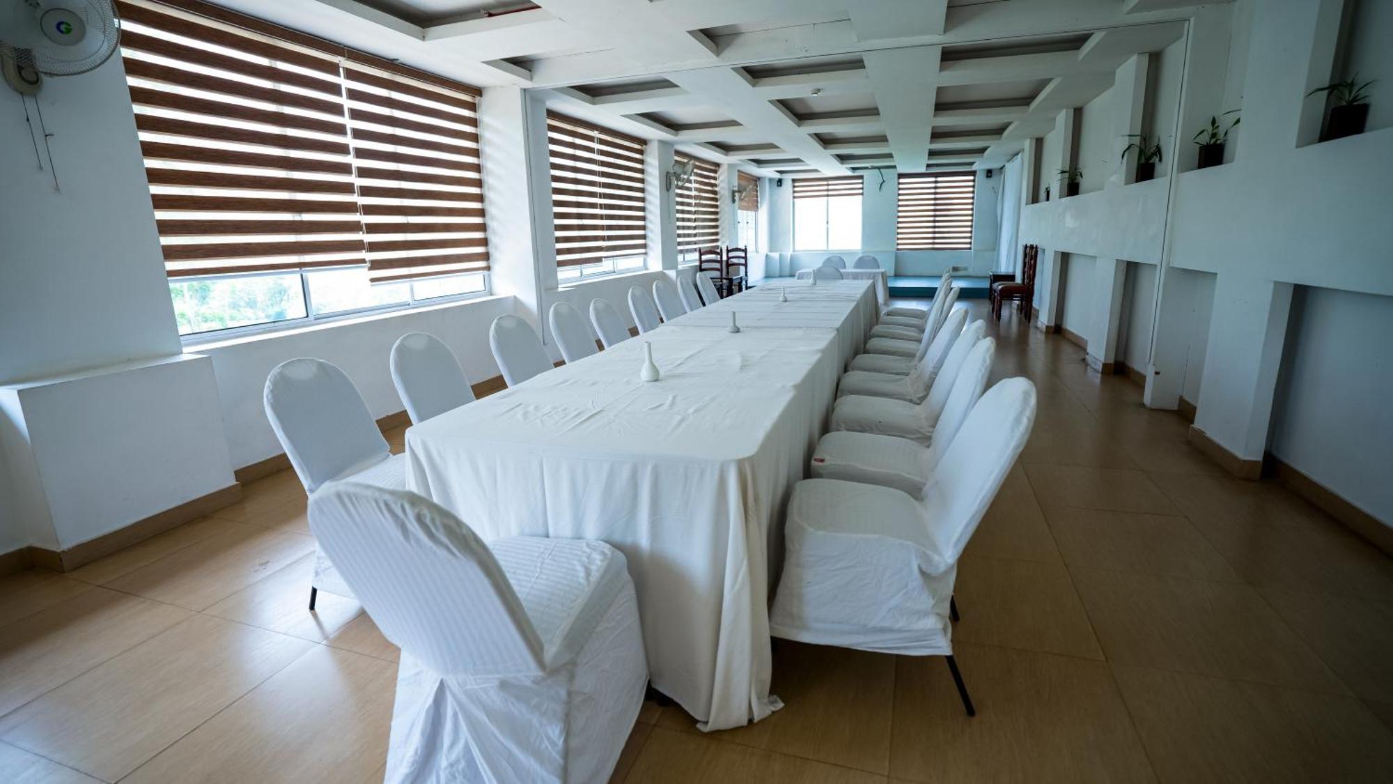 Hillview Hotel 4*