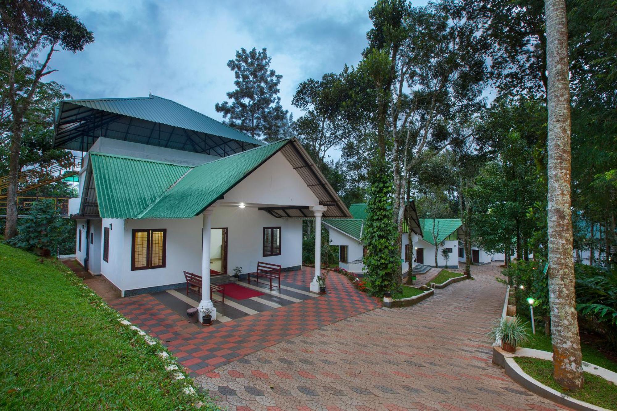 Misty Resorts, Resort