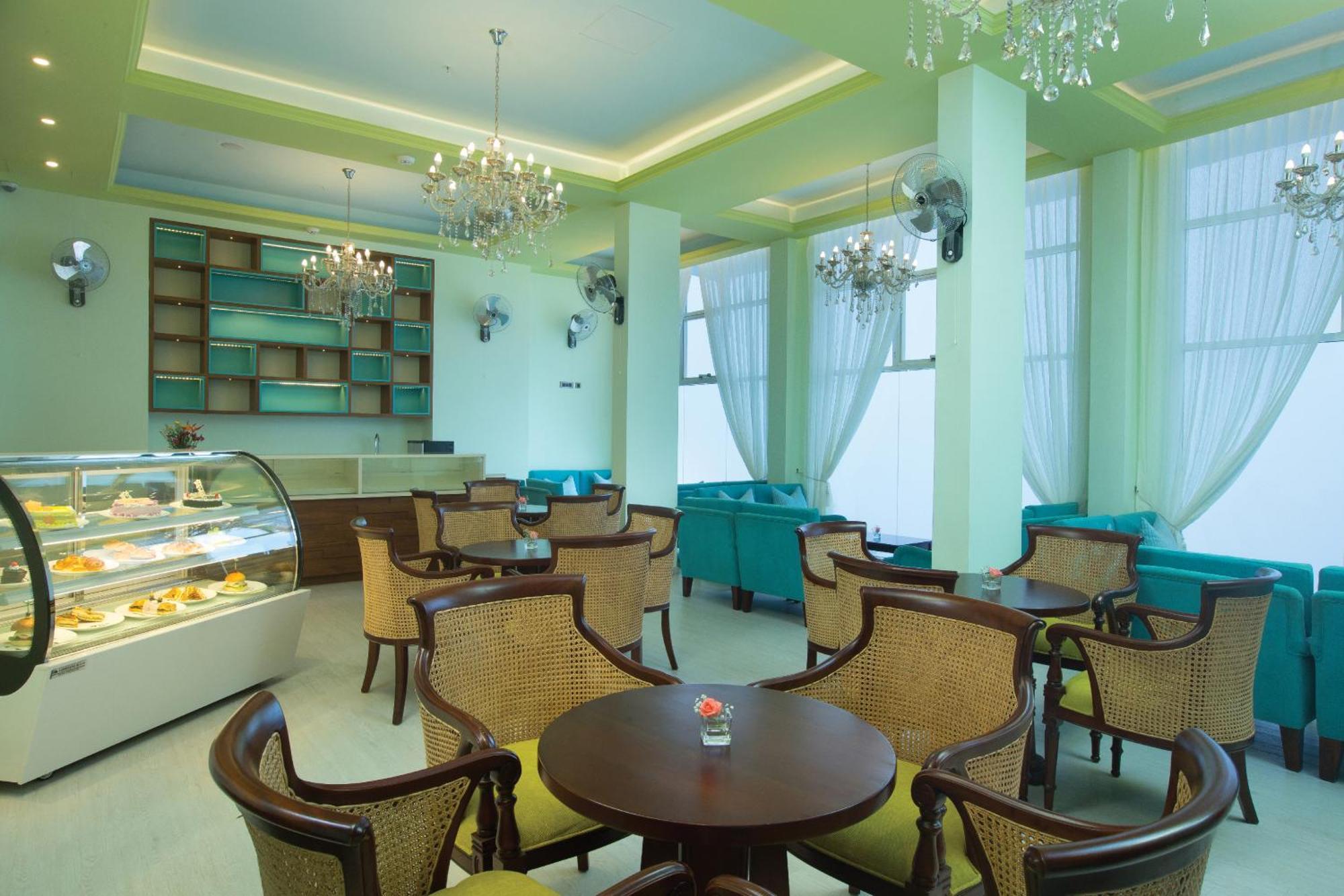 Fragrant Nature Hotel 5*
