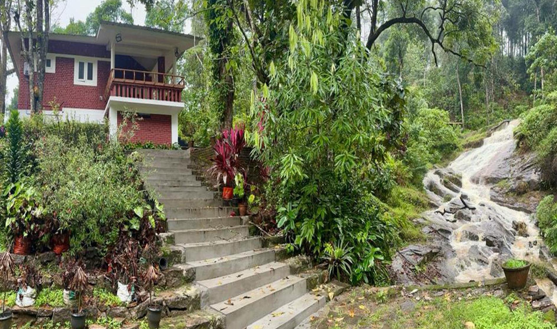 Hotel Falling Waters Munnar