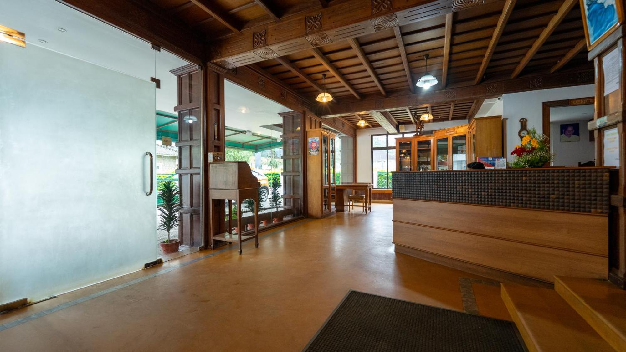 Hotel Westwood Riverside Munnar