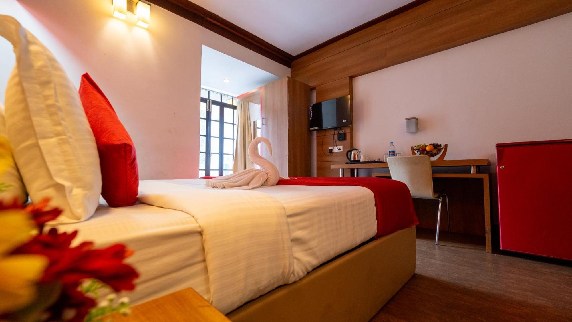 Hotel Westwood Riverside Munnar