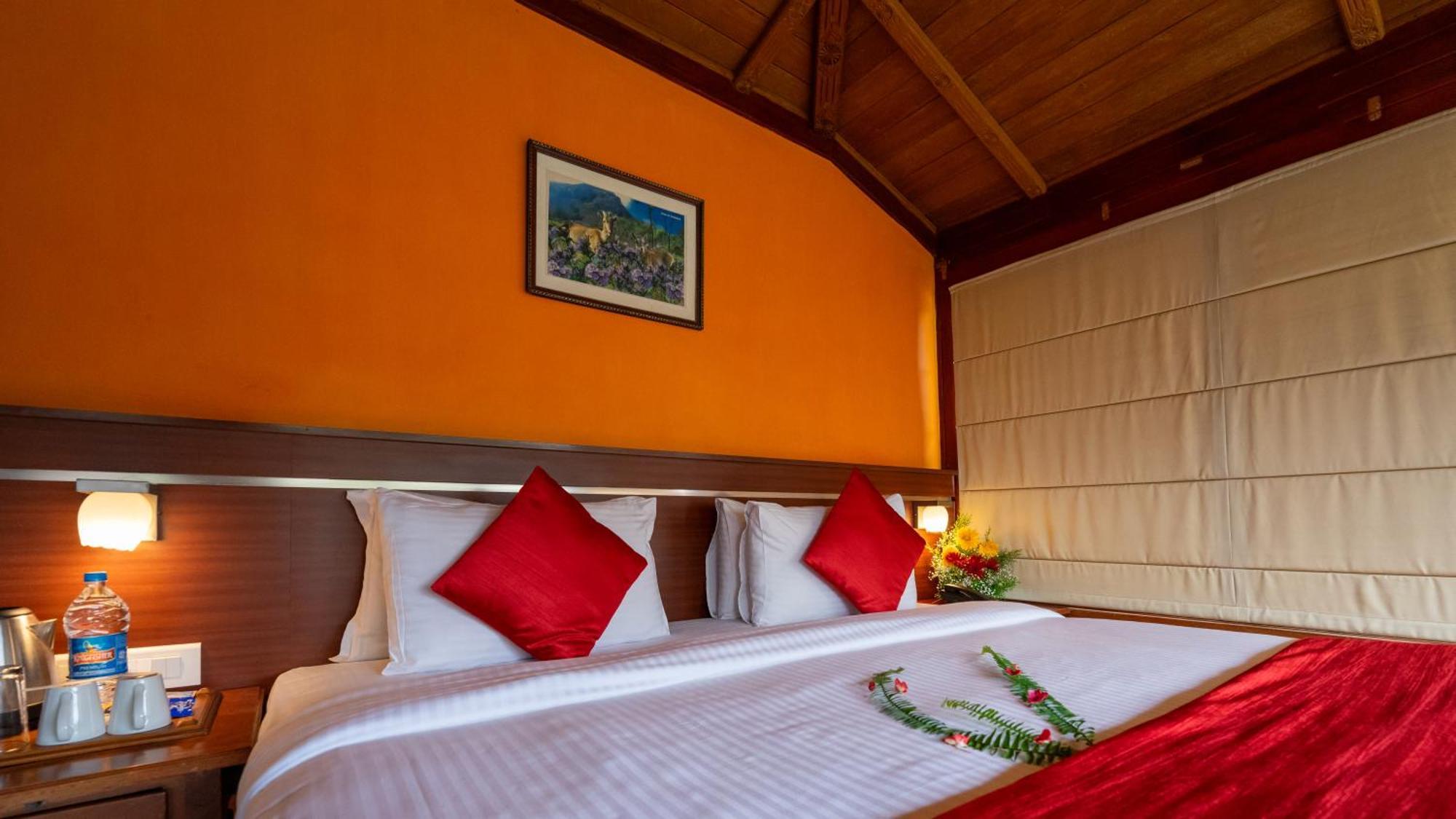 Westwood Riverside Hotel Munnar