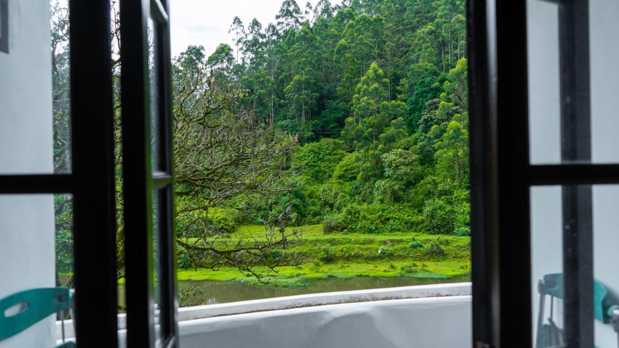 Westwood Riverside Hotel Munnar