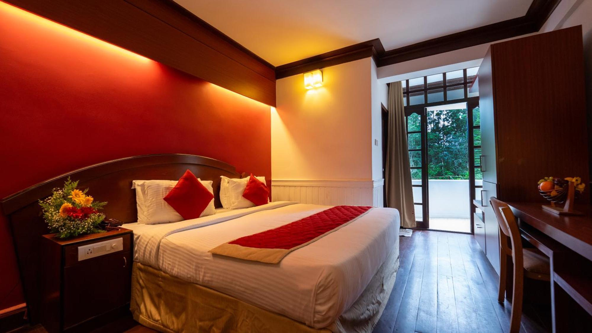 Hotel Westwood Riverside Munnar