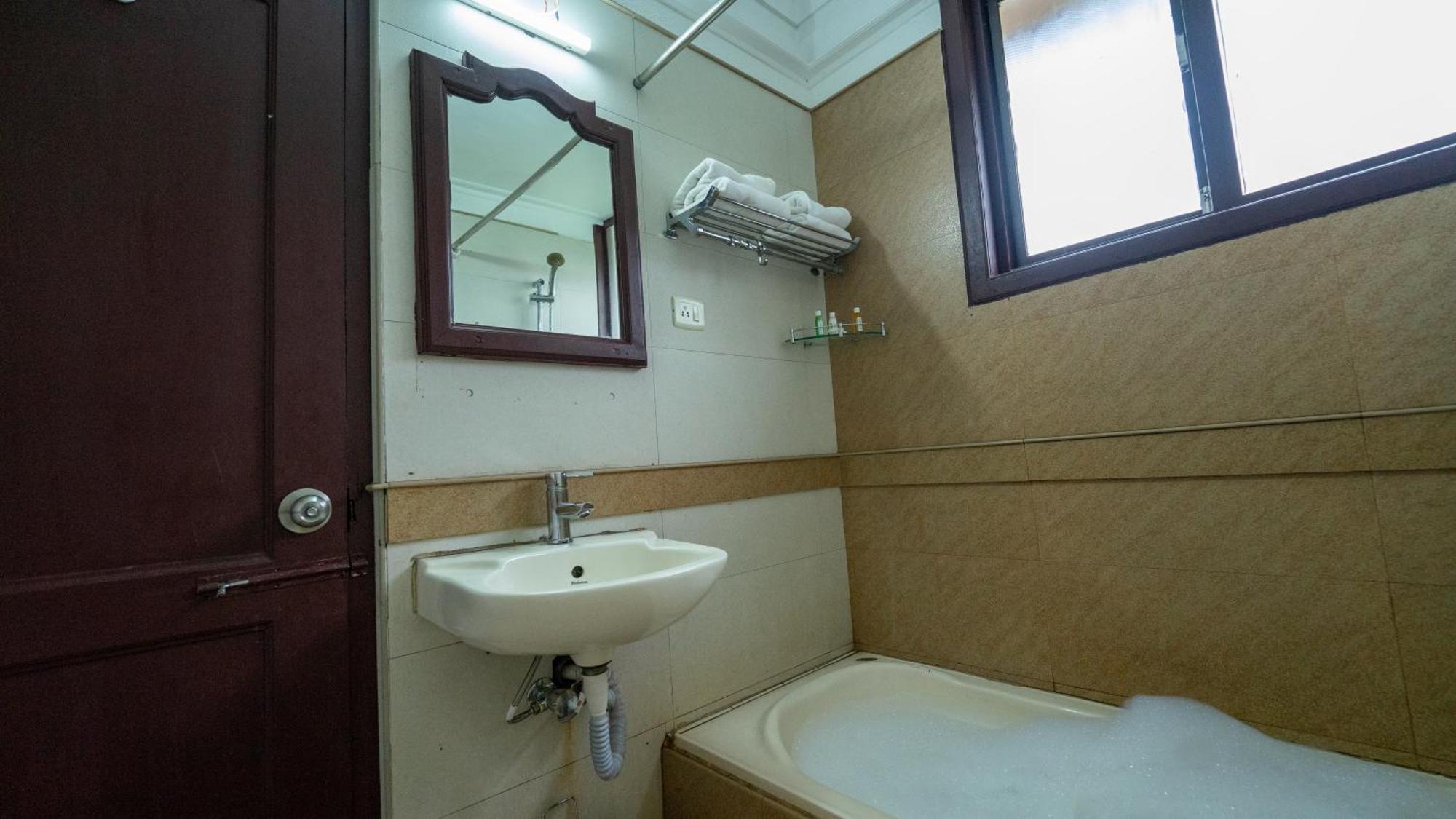 Westwood Riverside Hotel 3*