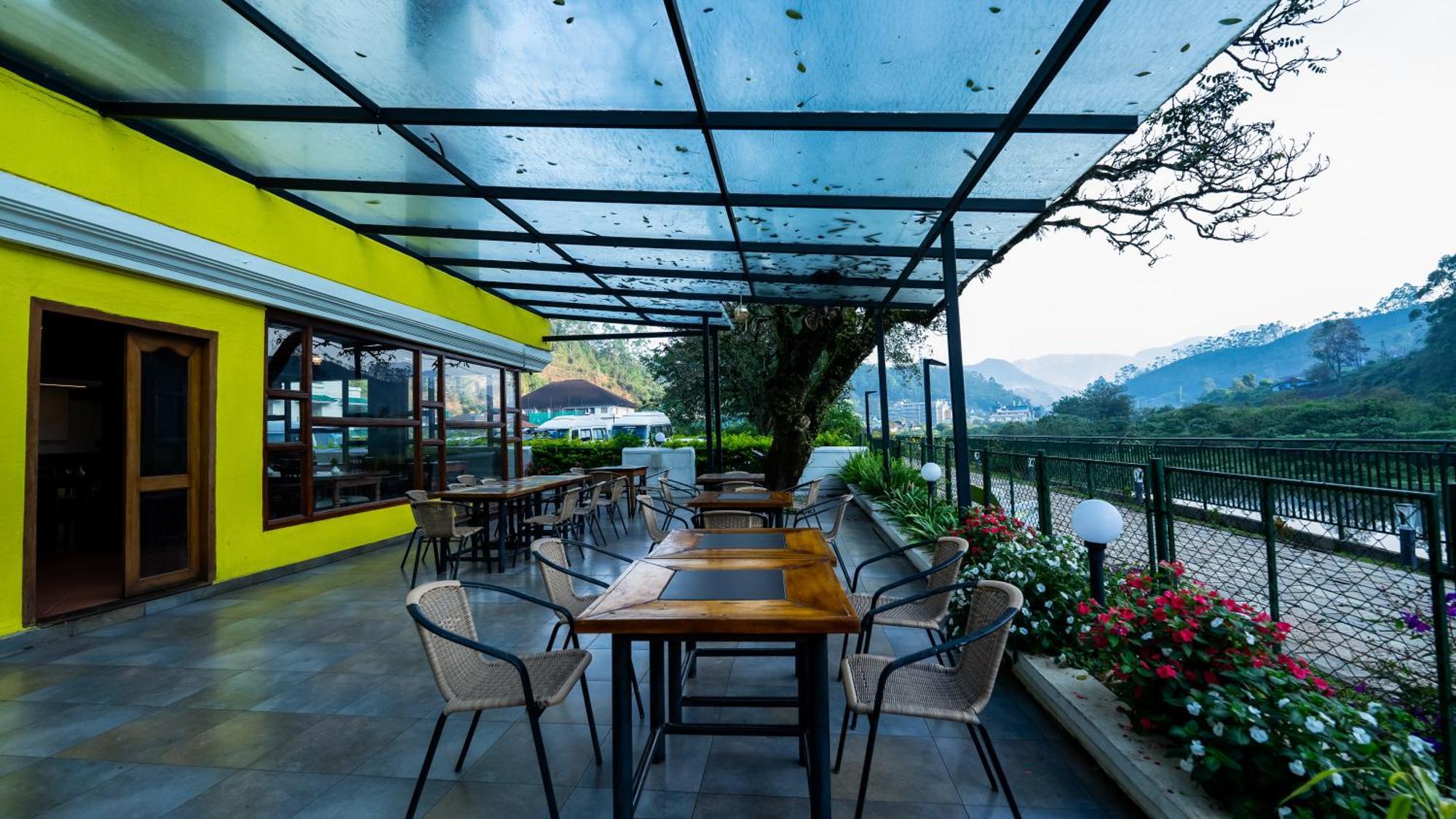 Hotel Westwood Riverside 3*