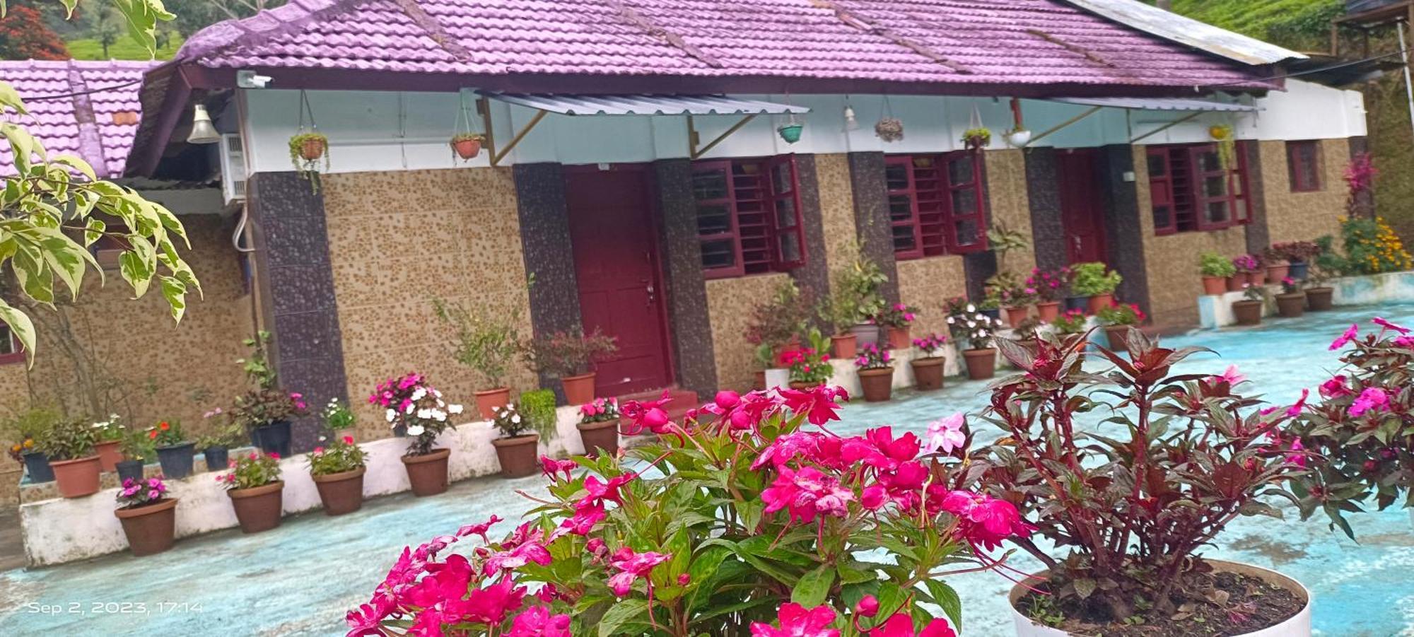 Munnar Home Stay *