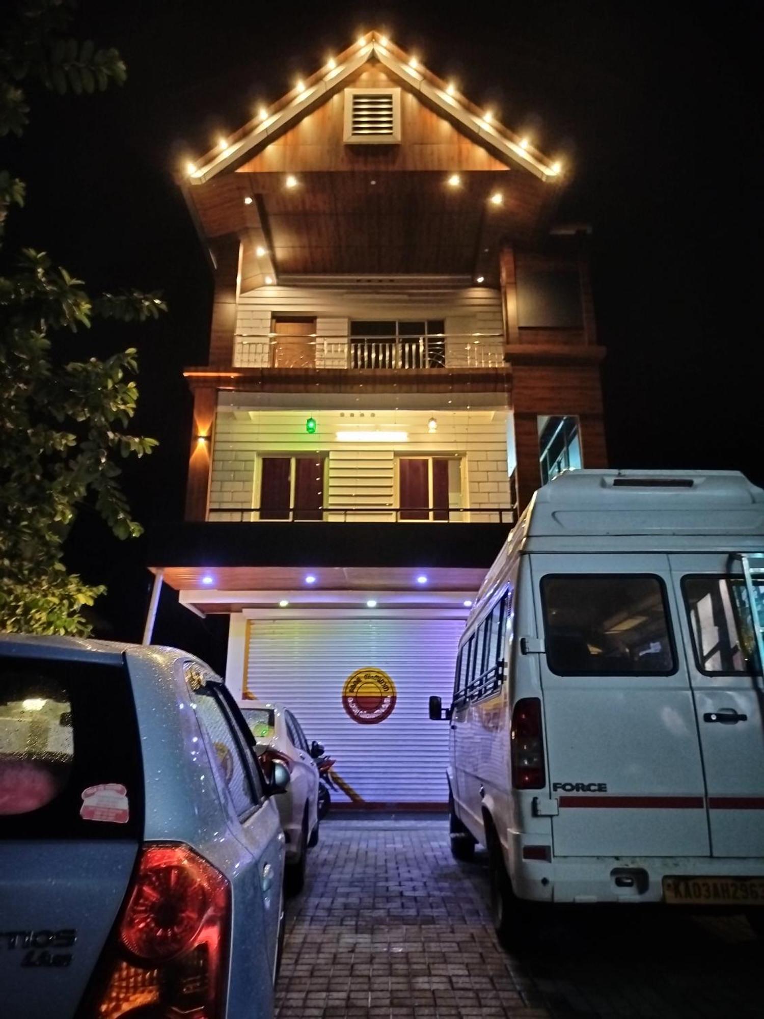 Himadri Holidays Homestay *