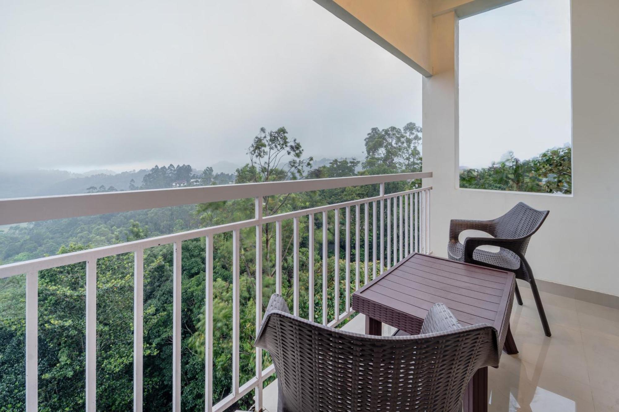 Treebo Windsong Resort Munnar, Tea Plantation View Munnar