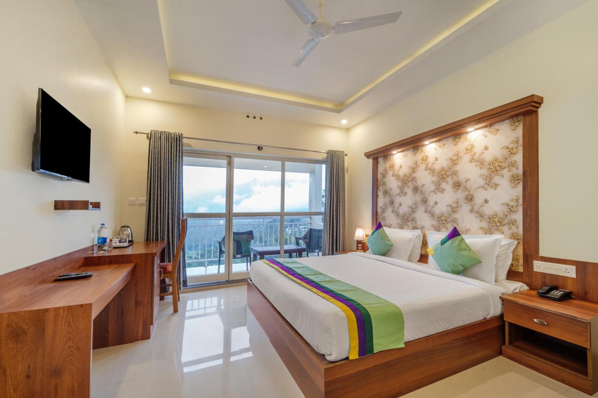 Hotel Treebo Windsong Resort Munnar, Tea Plantation View