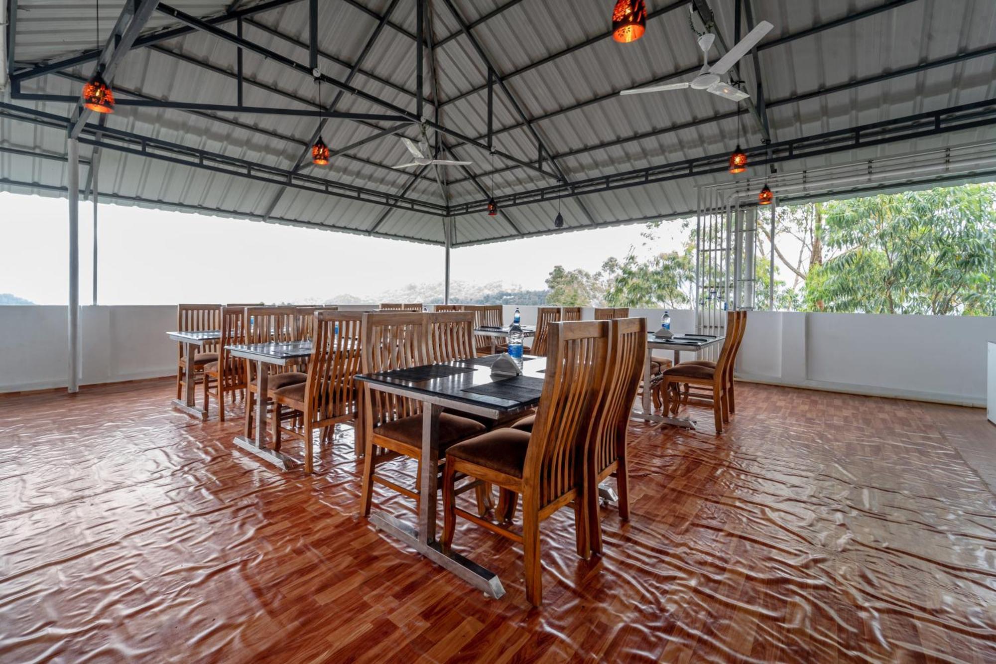 Treebo Windsong Resort Munnar, Tea Plantation View 3*
