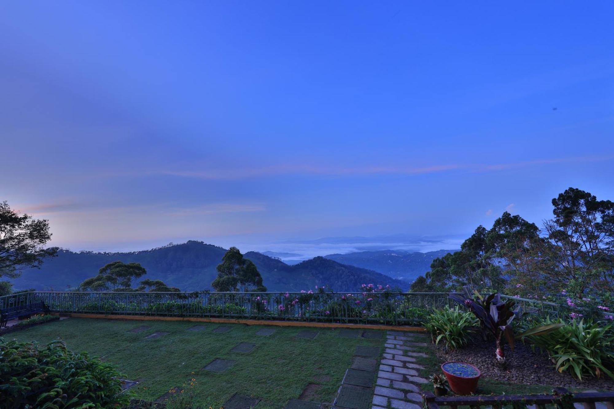 Fragrant Nature 5* Munnar