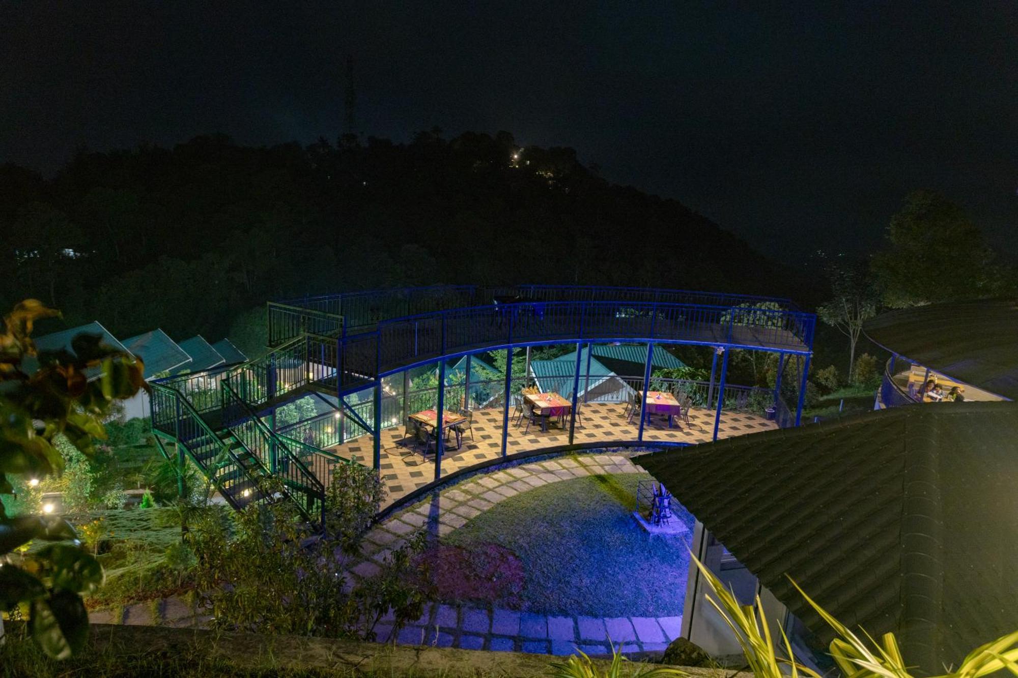 Hotel Aveda Mountains And Mist 4*