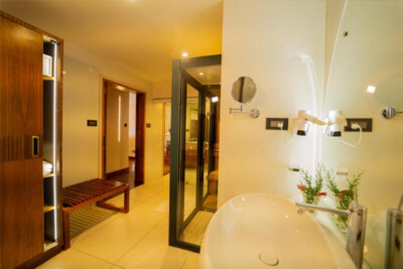 Chandys Drizzle Drops - Station 5* Munnar