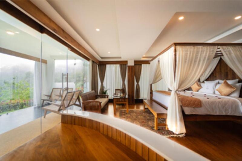 Chandys Drizzle Drops - Station Resort 5*
