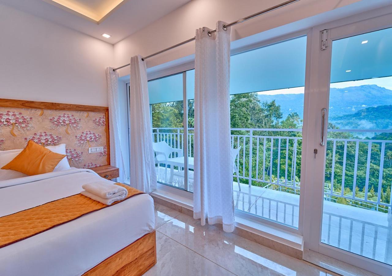 Ice Mist Pool By Voye Homes Resort *