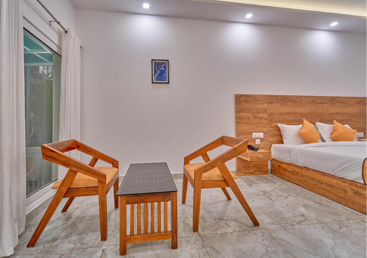 Ice Mist Pool By Voye Homes Resort Munnar