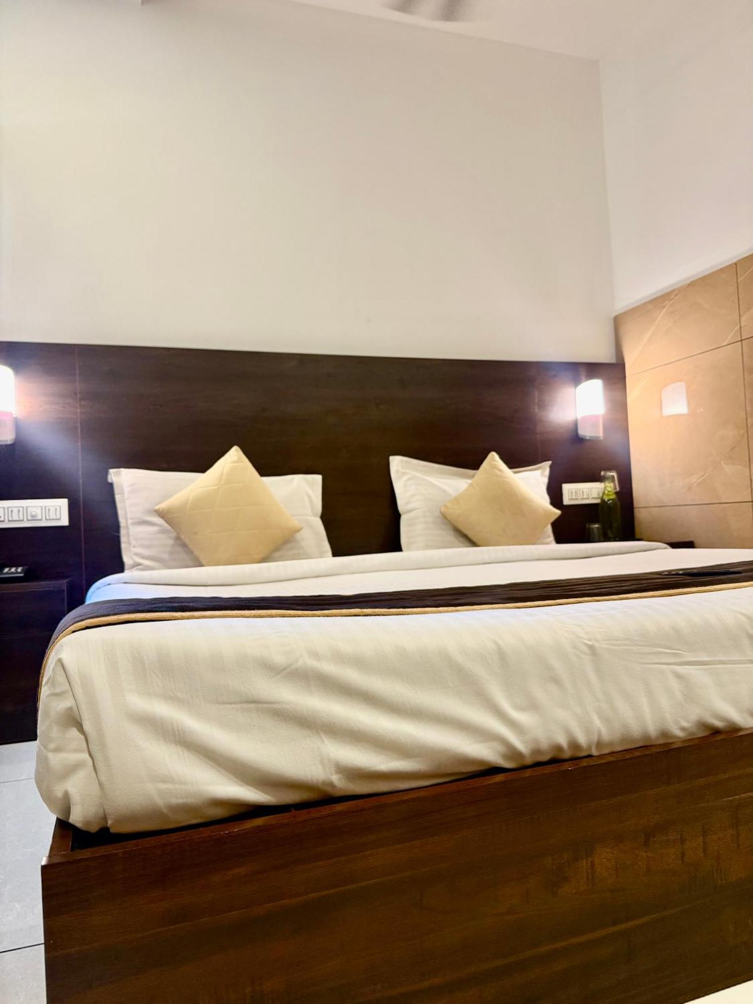 Skylark Holidays 2* Munnar