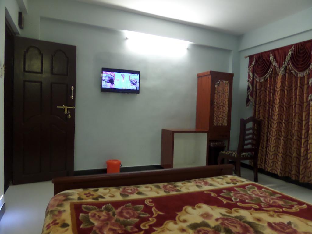 Hill Crest Hotel