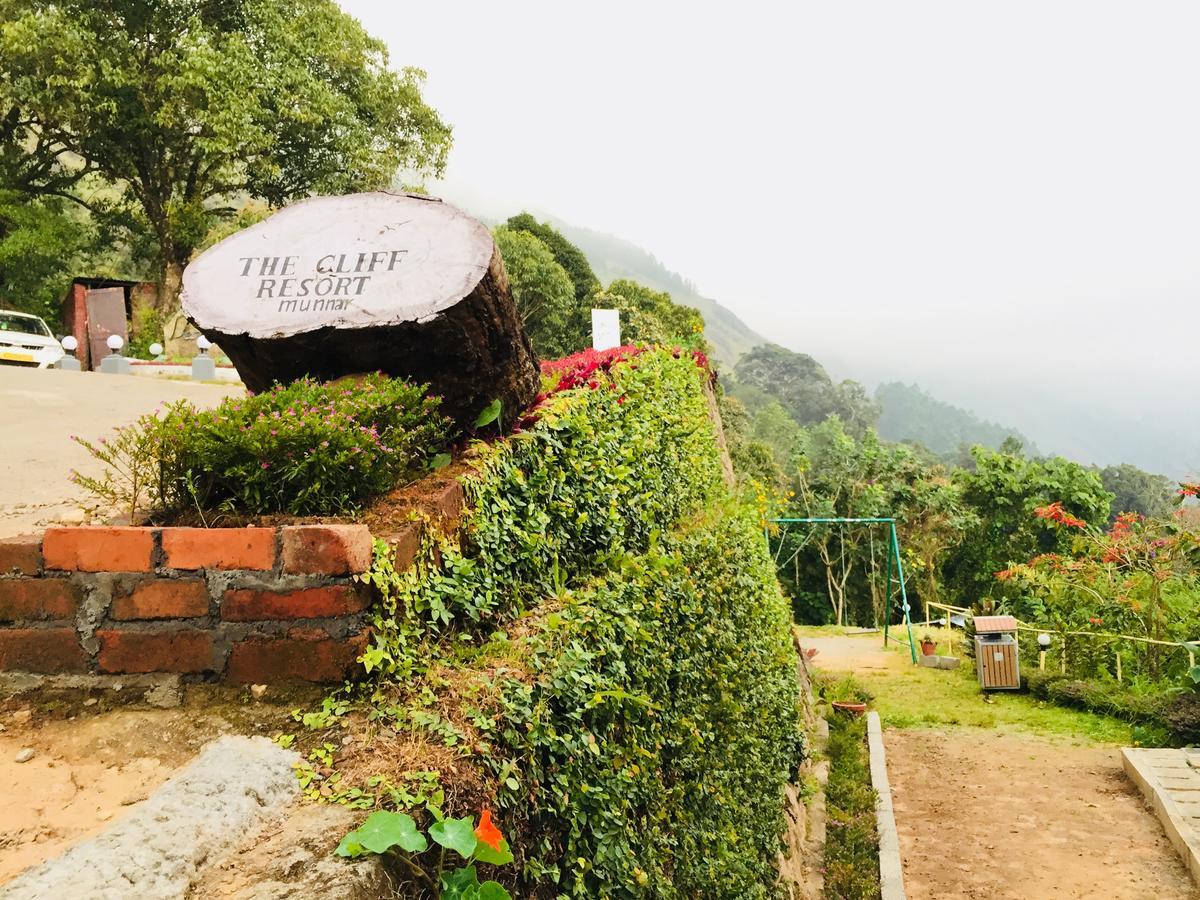 The Cliff Resort, Resort