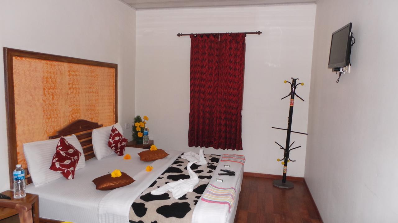 Red Star Holidays *