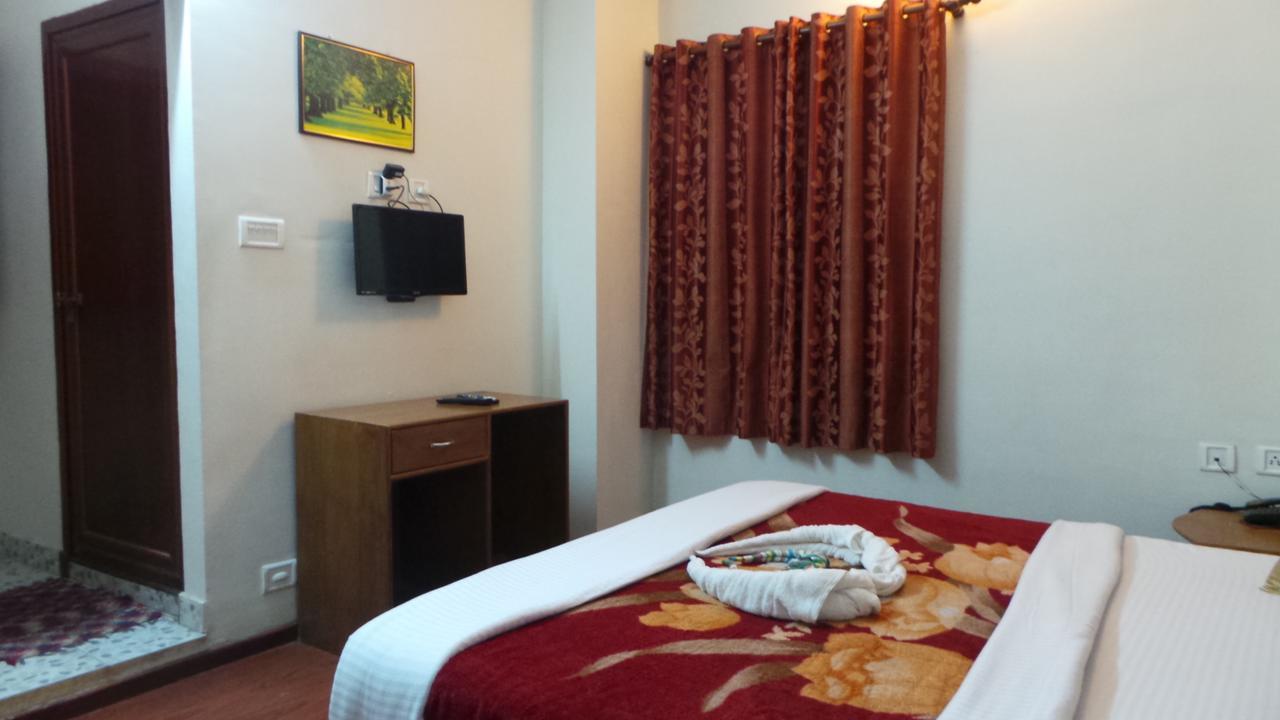 Red Star Holidays