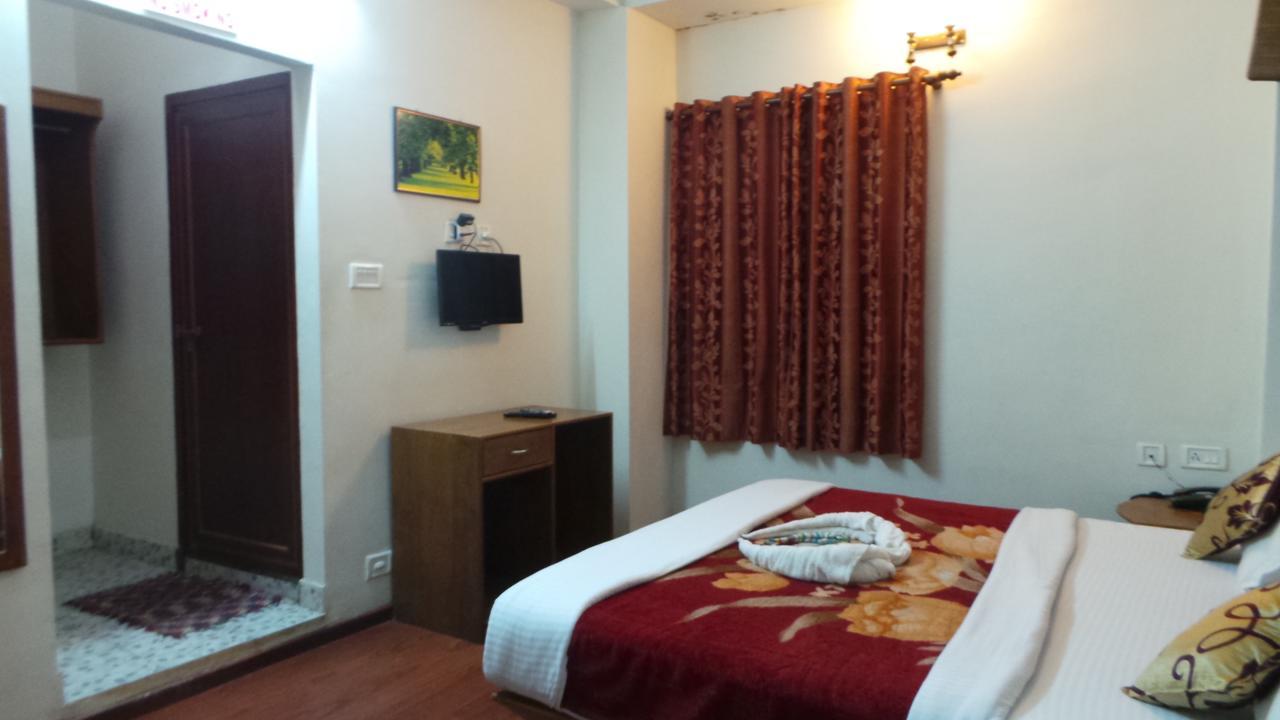 Red Star Holidays Hotel *