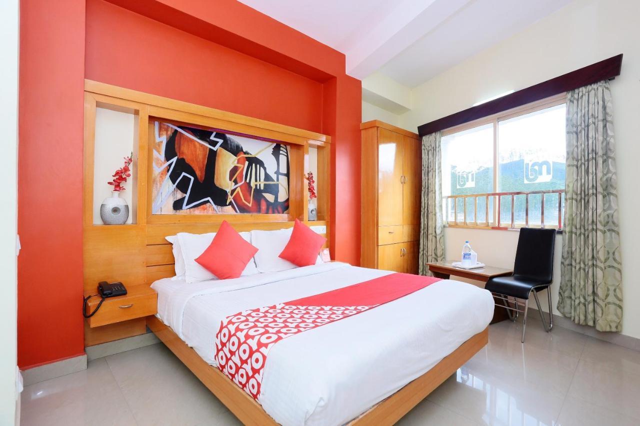 Oyo 24816 Days Hotel 3*