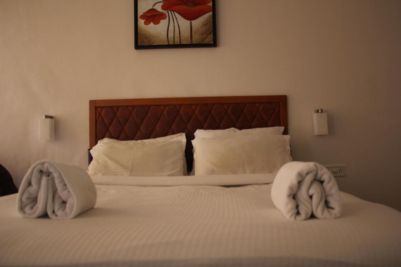 The Cliff Resort, Resort