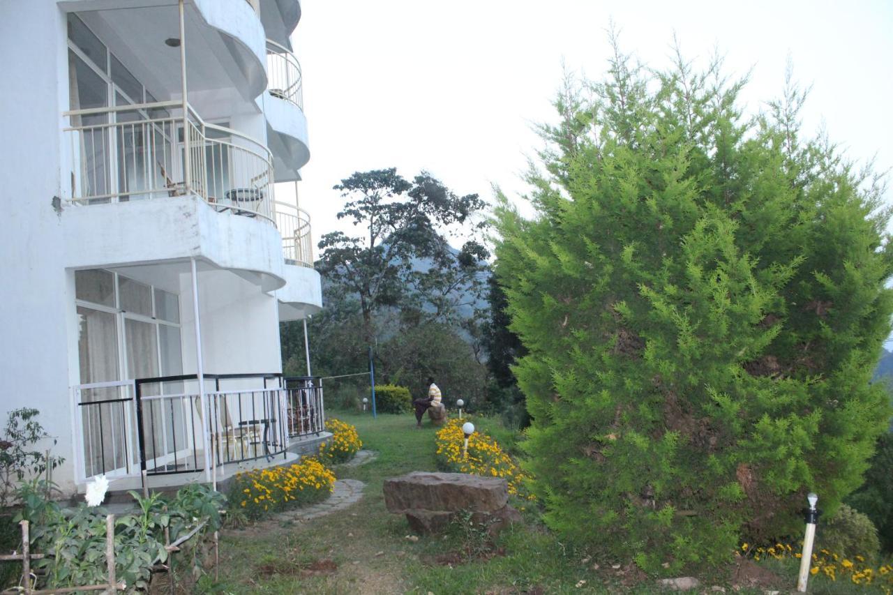 The Cliff Resort, Resort