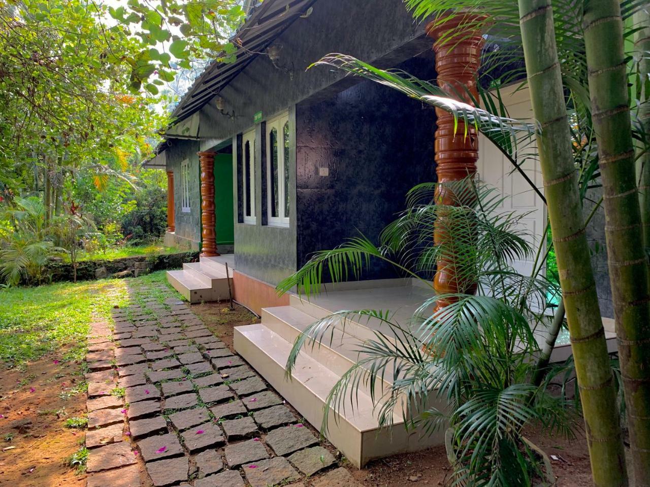 Resort Wyte Mist Mountain Club Munnar