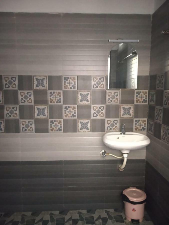Landy Queen Bed & Breakfast Munnar