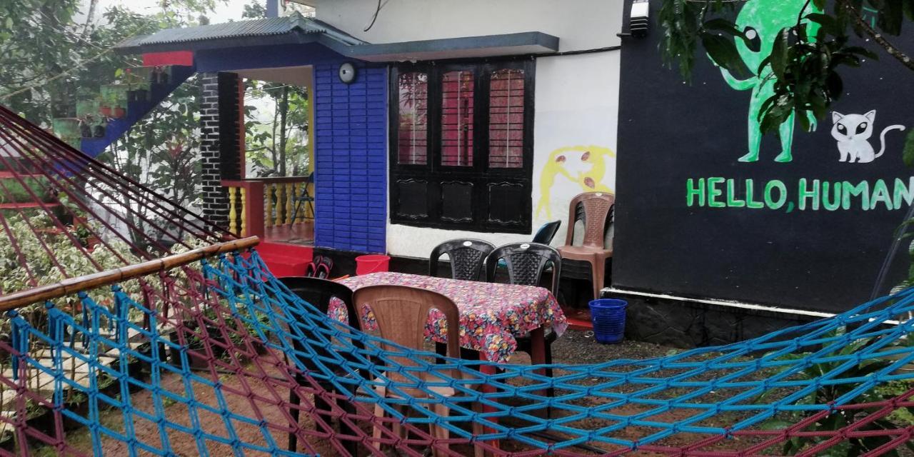 Hostel Share
